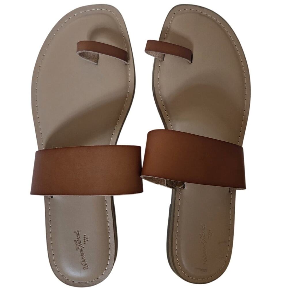 Universal Thread Juno Toe Ring Flat Sandals Cognac Women's Size 11 New with Tags